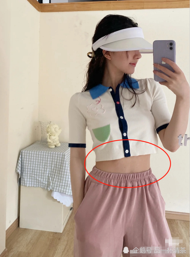 赵露思穿儿童上衣对镜自拍无意暴露真实腰围网友认真的