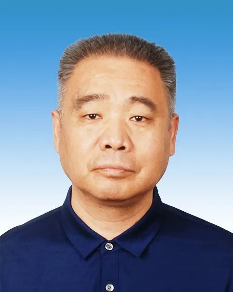 市委常委,组织部部长,统战部部长王朝晖主持会议并讲