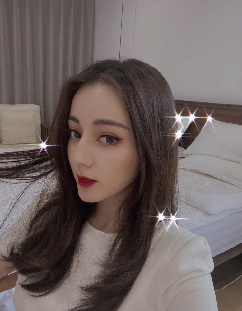 长歌牌小可爱已上线迪丽热巴最新自拍