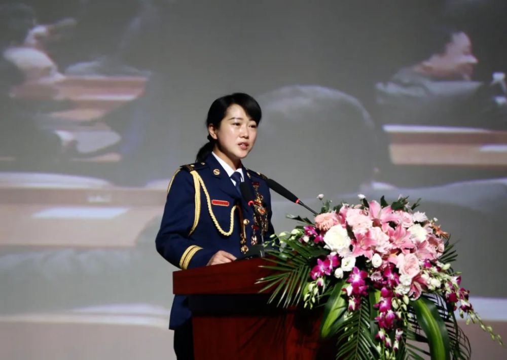 党史学习教育湖北消防举行先进事迹报告会