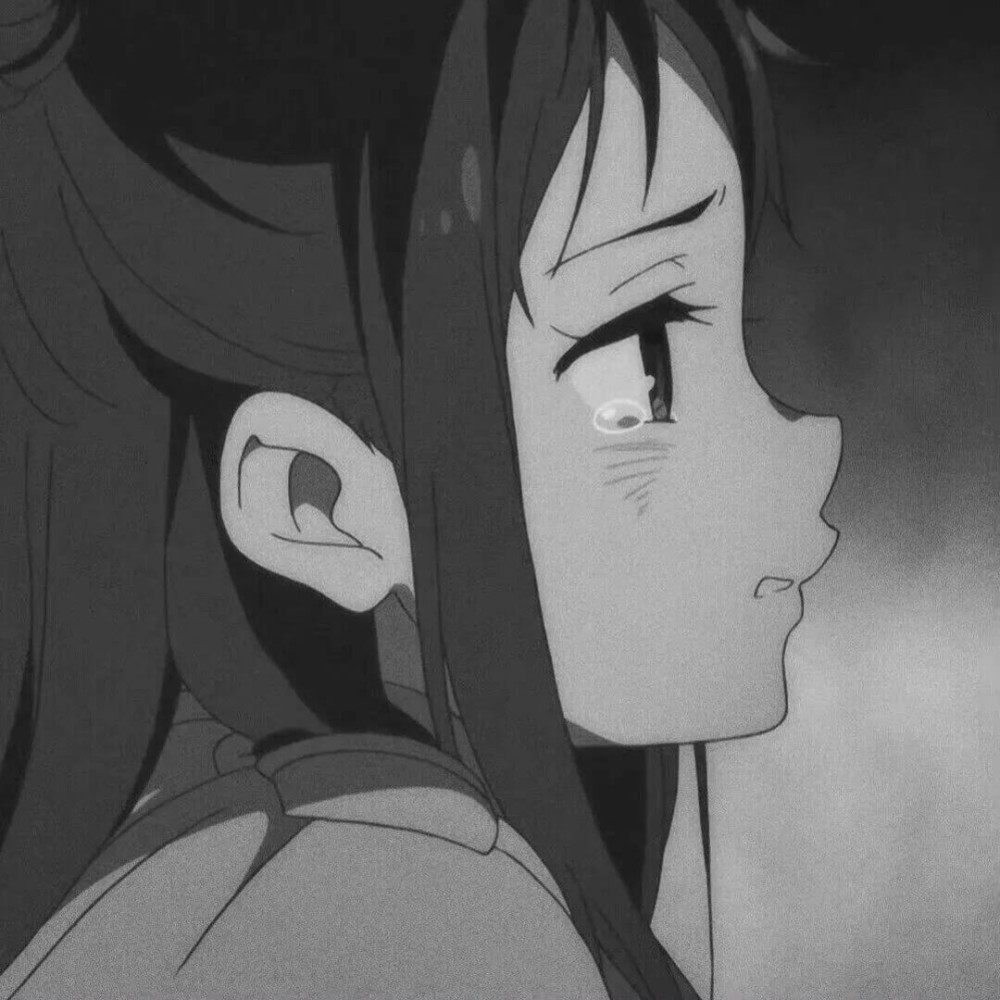 动漫女生头像微丧眼里打转的泪水终究还是流了下来