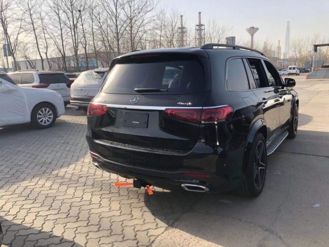 奔驰gls450顶配amg外观套件差别在哪新车展示