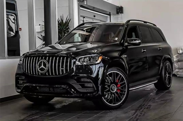 奔驰gls63 性能悍将全尺寸suv百公里提速4.5秒