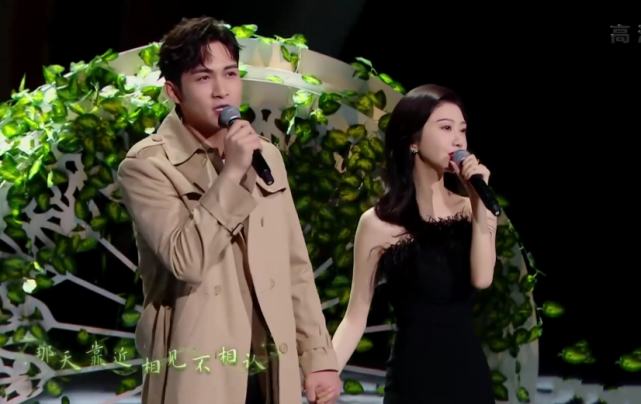 张彬彬景甜王牌回忆杀谁注意他单膝跪地说的话明目张胆的表白