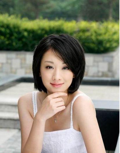 曾红过杨幂,火过赵丽颖,拼命拍戏却没一部播出,退