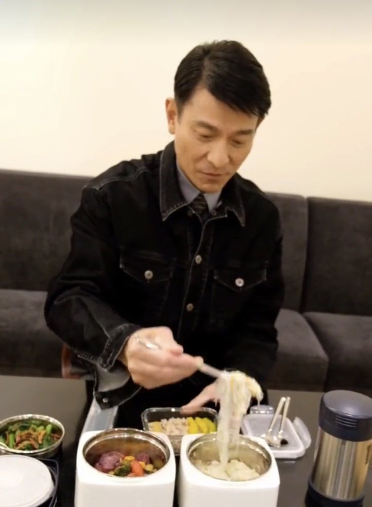魔鬼食谱外泄59岁天王刘德华不老秘方全曝光