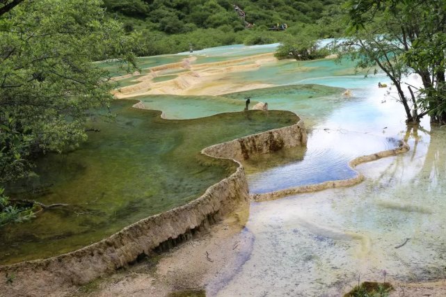 蚂蚁全媒体中心总编刘鑫炜摄影作品《风刘足迹》之黄龙风景区