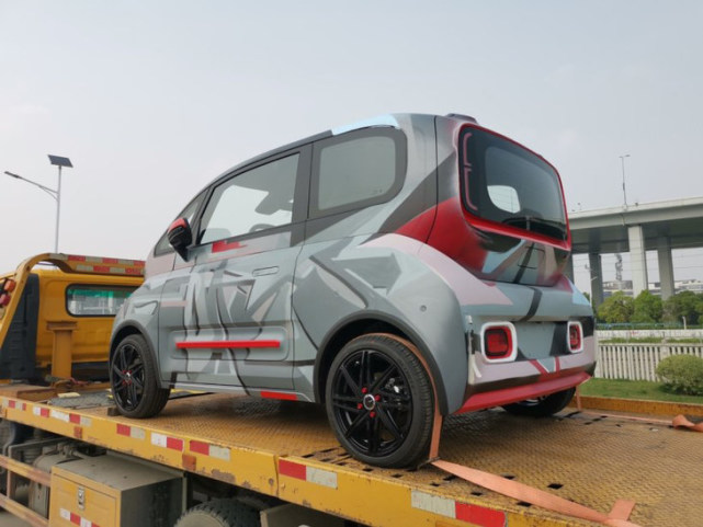 2021上海车展新款新宝骏e300实车曝光