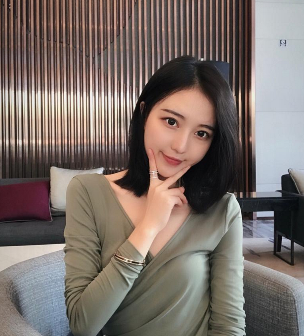 女海王项思醒洗白网曝张科峰拿她当赚钱机器赚千万只分她百万