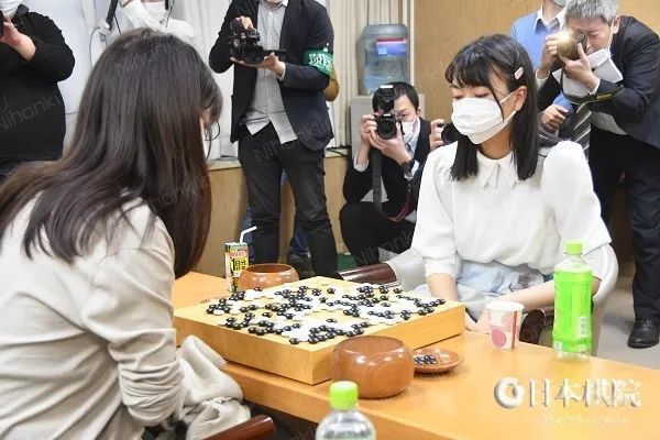 日本一姐之争藤泽里菜零封上野爱咲美四连霸女子名人 腾讯新闻