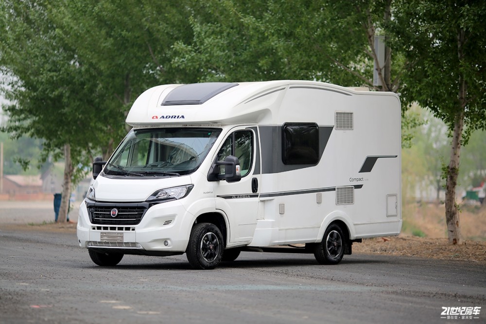 造型简约而乘坐舒适,国内唯一在售整车原装进口自行式房车