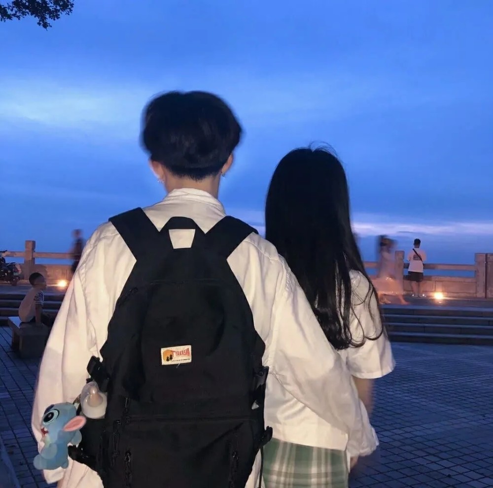 学院风情侣头像