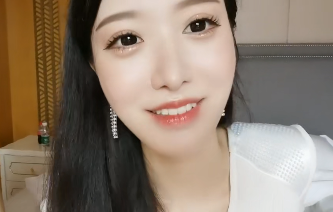 女主播月入百万不如上班挣5000强虎牙林真心做主播被家人反对