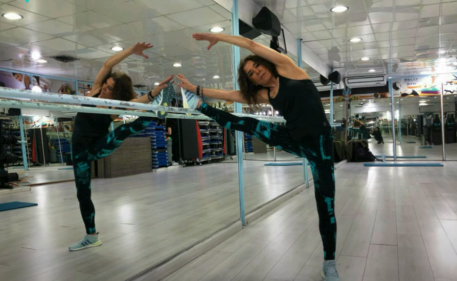 88岁健身女教练爆火引全网关注网友我才是老人吧