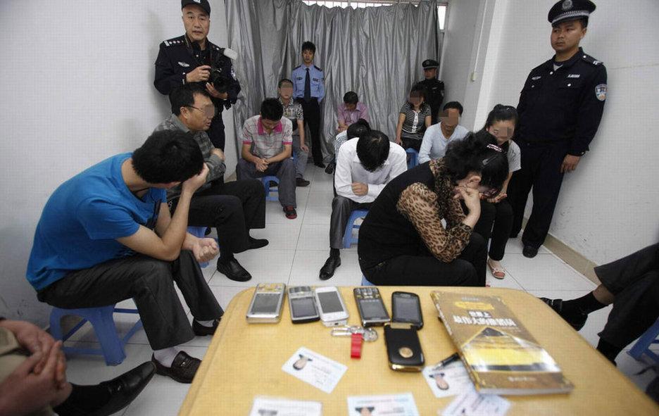 传销窝内部凄惨生活曝光天天吃咸菜却幻想一夜暴富真可笑