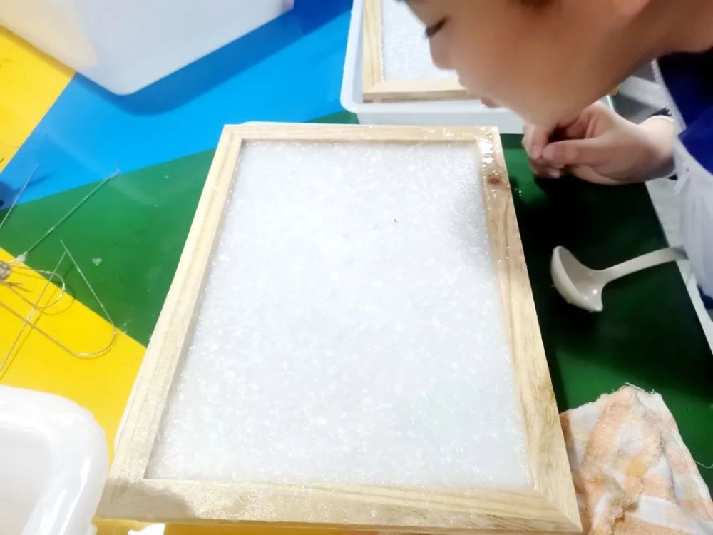 纸短情长手显匠心快来和西山造纸匠一起体验神奇的古法造纸术