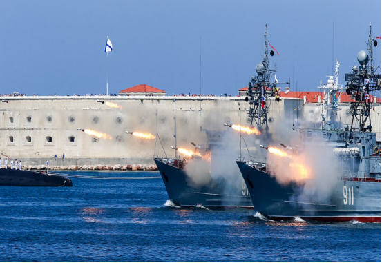 黑海响起隆隆炮声俄舰开火一举摧毁目标白宫抱怨中俄不该联手
