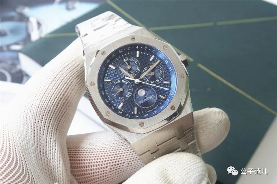 条消息:爱彼在上海发布了与漫威合作的超级英雄系列首款联名手表