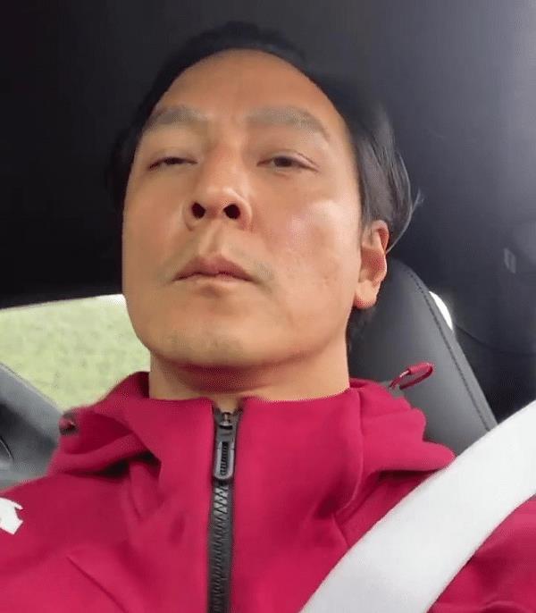 老态不再46岁吴彦祖秀自拍颜值回春网友男神终于回来了