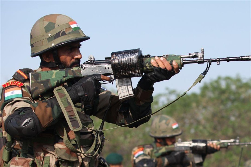 为何印度买武器那么大方印媒揭露其中内幕总理也遭牵扯