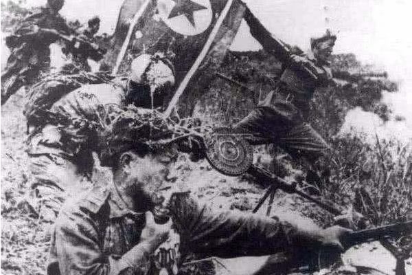 虽然问题解决了,但长津湖战役中的张金龙具体是怎样逃出来的呢?