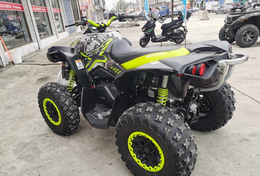 苏北摩友花6万元买辆庞巴迪叛逆者,公升级四轮越野摩托,迷彩身超硬派