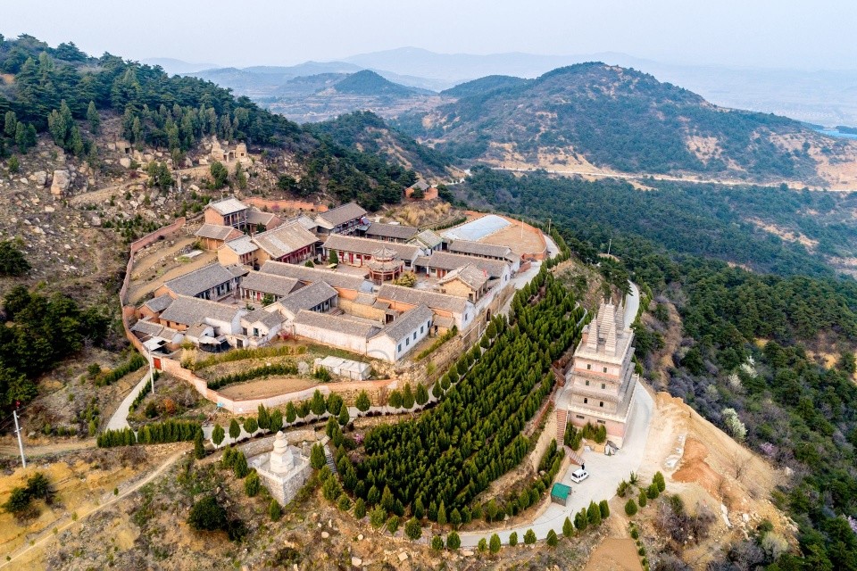 晋东南一寺庙鸡叫一声听三县吃水不用担自动流到缸里来