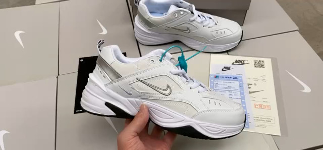 耐克老爹鞋m2k白银灰