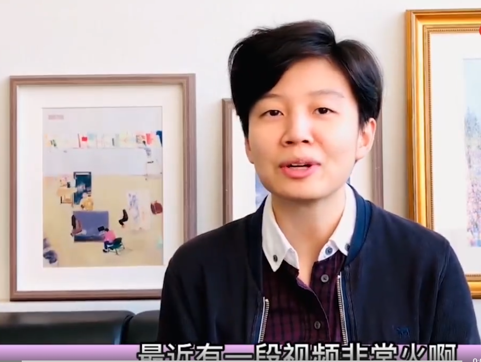 刚好昨天我看了音乐人/钢琴家周雨思的一条解读视频《15岁女孩爆红