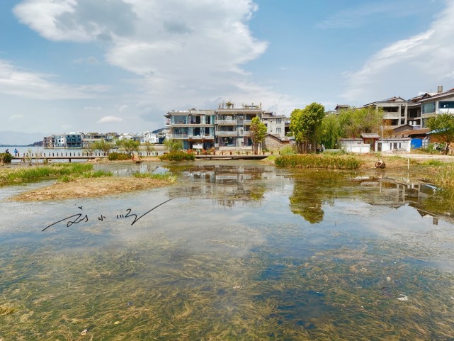 云南大理洱海边的"网红"古镇,曾经没多少人知道,现在游客很多