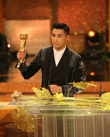2008年,对陈展鹏来说可以说是人生的转折点,他再度重返娘家tvb,开始获