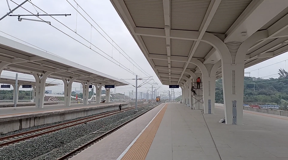 泸州高铁即将通车,列车运行表来了,泸州站一天发5趟车够不够用?