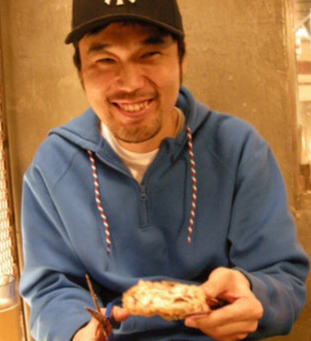 李贤培是韩国的知名说唱歌手,2005年他以hip hop组合