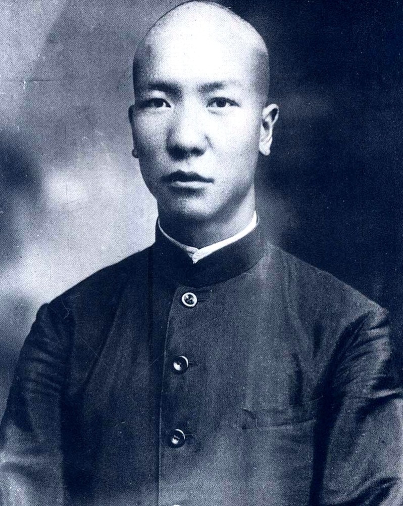 第二,周保中周保中出生于1902年,原名奚李元,云南人.
