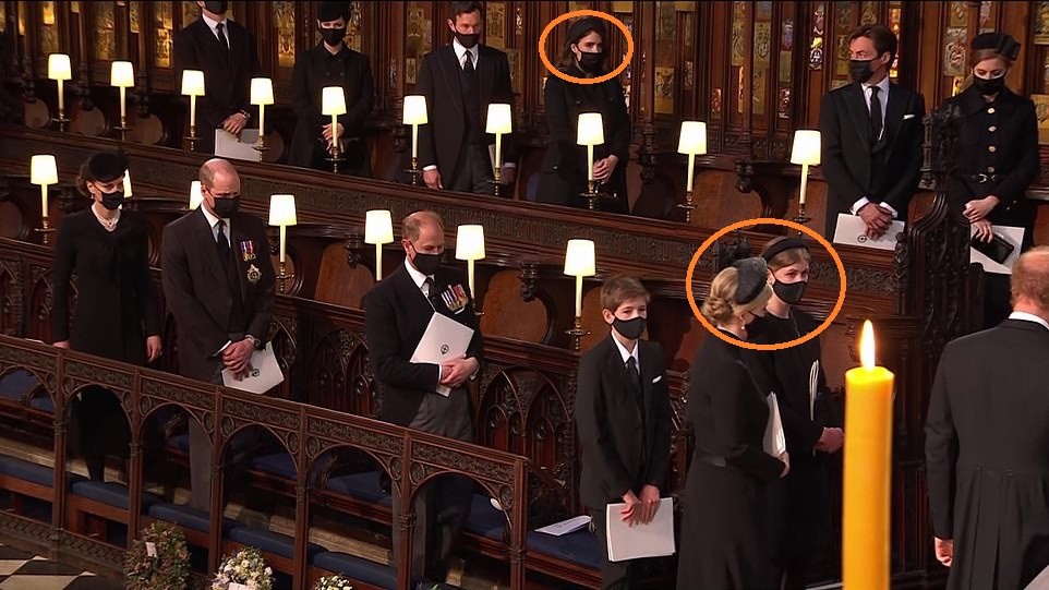 当地时间4月17日,菲利普亲王的葬礼在圣乔治教堂内举行,尽管作为女王