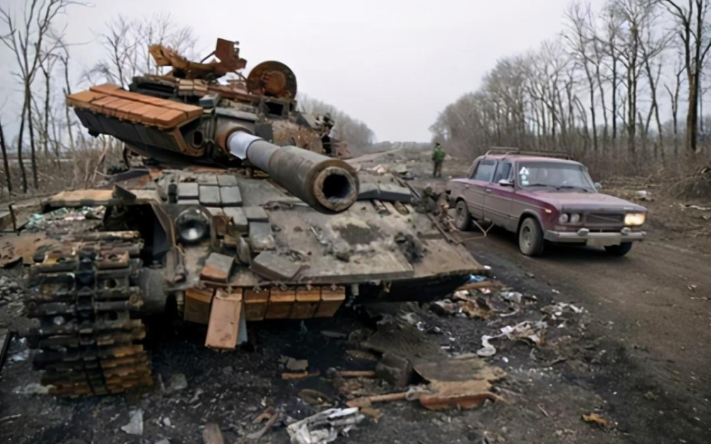 Combien De Chars Russes Detruits En Ukraine 乌克兰可被坑惨了？俄大军压境，美军舰却不见踪影，拜登真怕了？_腾讯新闻