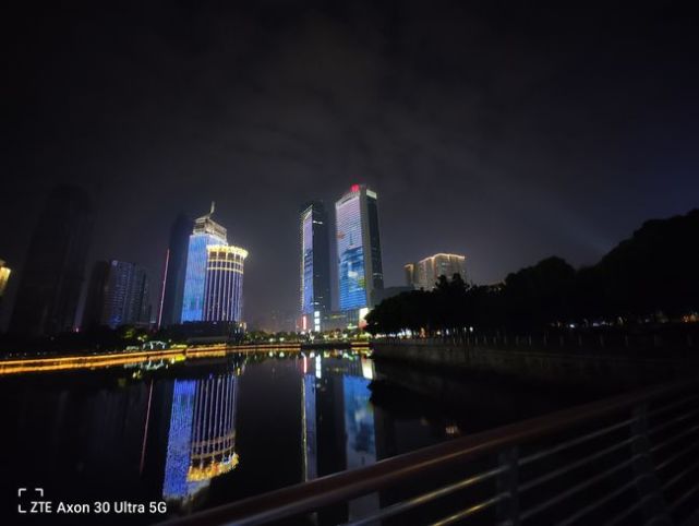 中兴axon30ultra测评堆料十足不凑数技术与诚意拉满