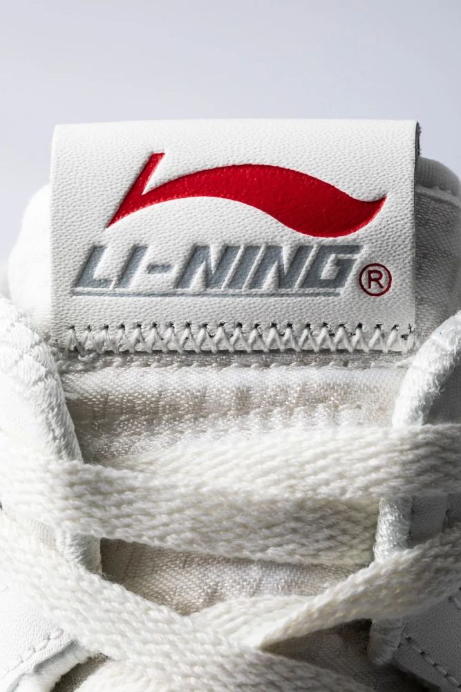 内侧繁体字的 "李宁牌高级运动鞋" 字样,年代感十足.