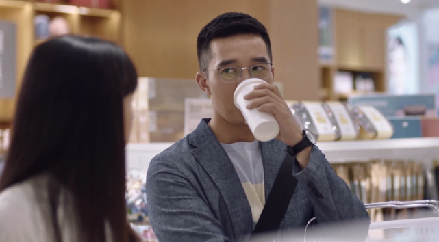 同时《小舍得》中钟老师的有些观念的确有违师德