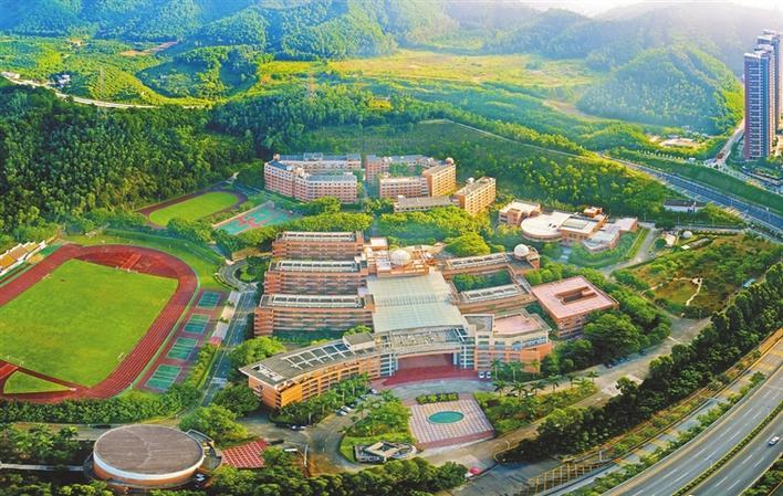 深圳市龙城高级中学发挥龙头效应打造深圳东部教育航母