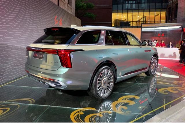 红旗e-hs9丝路敦煌艺术版发布,零百加速时间4.8秒,拥有七种驾驶模式.