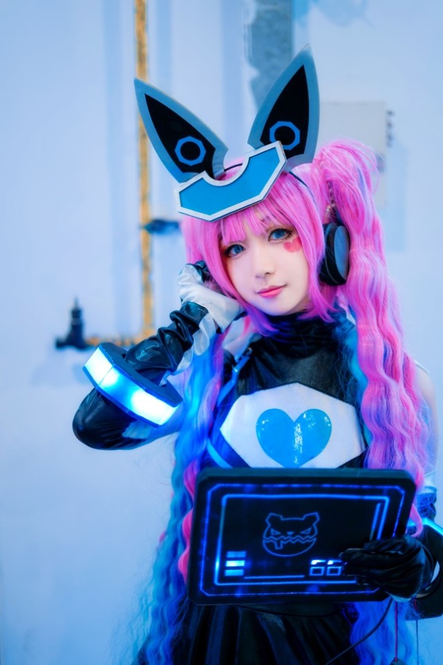 王者荣耀cos:安琪拉心灵骇客 没人来 我就抱走了