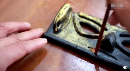 一模一样匠人用大米做出三星堆黄金面具望提高非遗传承关注度