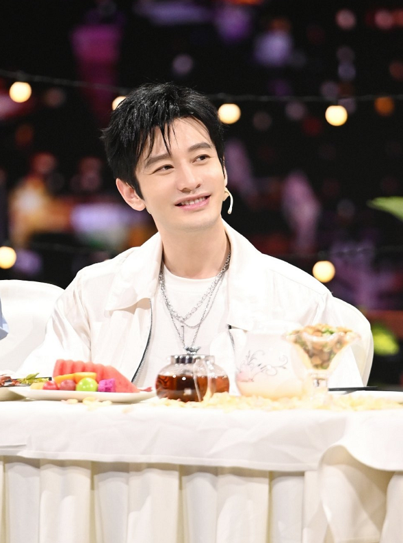 黄晓明"去油"后大变样,出席王牌大获好评,网友:男神回归了!_腾讯新闻