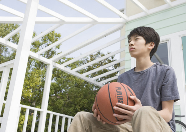 青少年时期也是极容易冲动的时期,一旦遇到外界不良刺激,往往会做出不