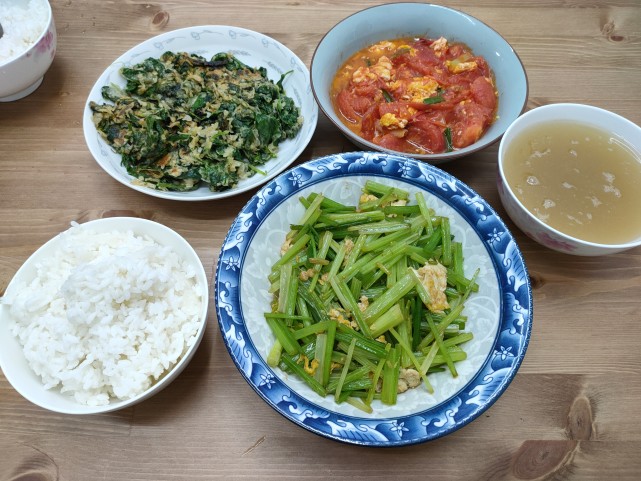 母子2人的晚餐走红朋友圈网友实实在在清淡又营养