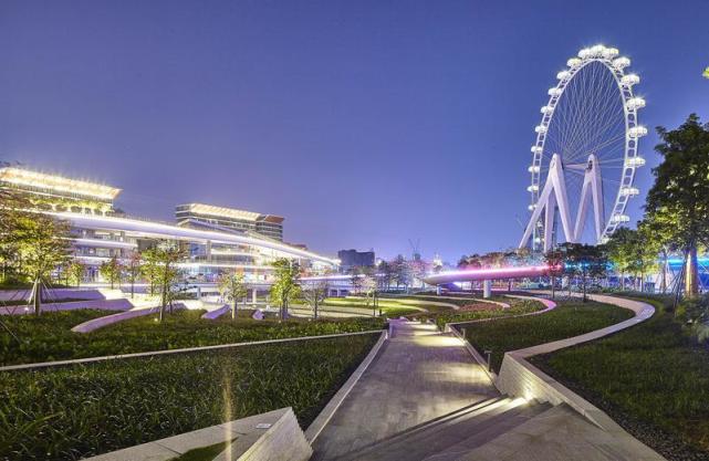 开启寻光之旅湾区新地标湾区之光摩天轮正式向公众开放