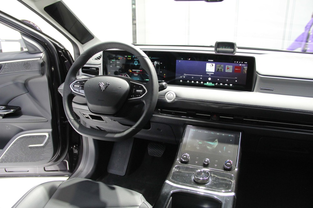 上海车展探馆透明a柱进化了实拍哪吒upro