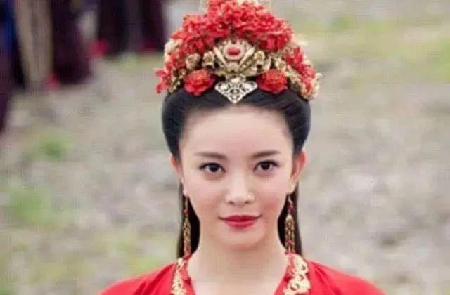 所以说周成王在母亲的辅佐下,也是有诸多成就,不失为一
