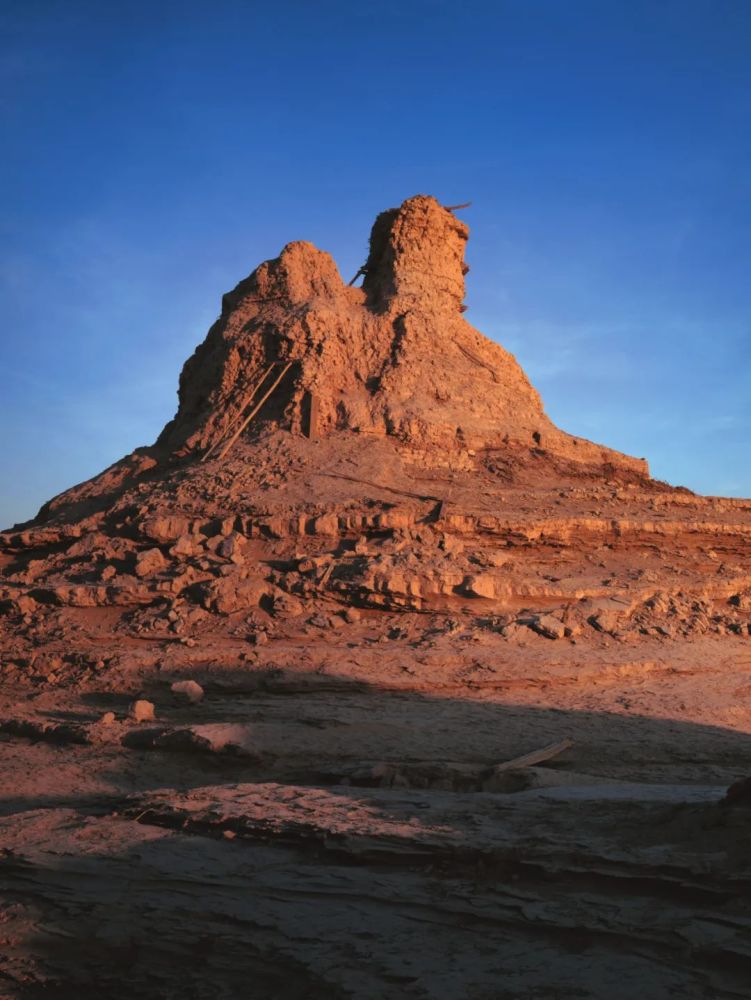 文物新疆孤城遥望玉门关楼兰古城